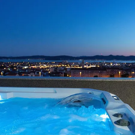 Apartman Beverly Hills, Heated Pool, Jacuzzi, 12 People