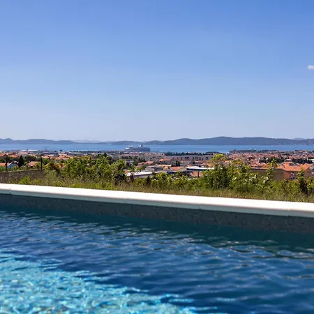 Apartman Beverly Hills, Heated Pool, Jacuzzi, 12 People Zadar