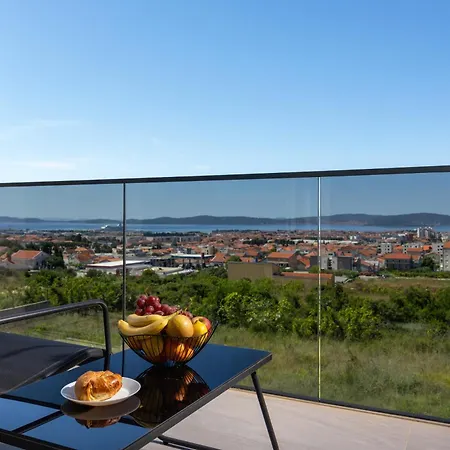 Apartman Beverly Hills, Heated Pool, Jacuzzi, 12 People Zadar