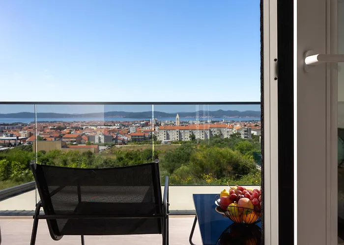 Beverly Hills, Heated Pool, Jacuzzi, 12 People זאדאר