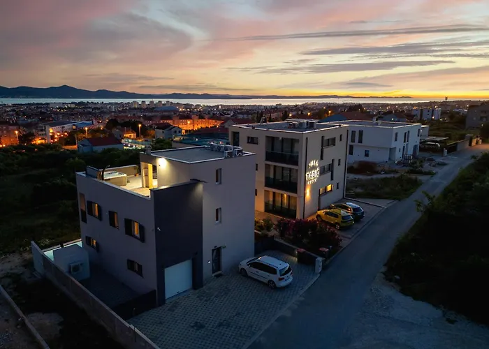 דירה Beverly Hills, Heated Pool, Jacuzzi, 12 People