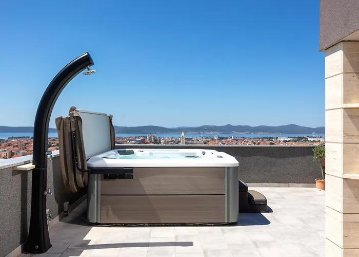 Beverly Hills, Heated Pool, Jacuzzi, 12 People דירה זאדאר