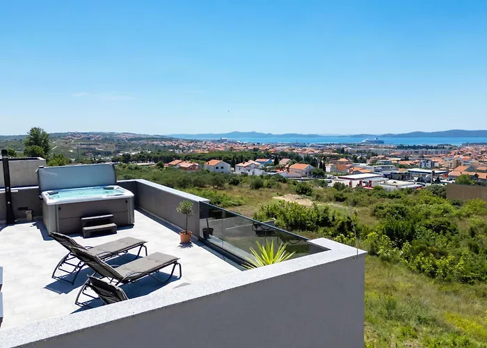 Beverly Hills, Heated Pool, Jacuzzi, 12 People זאדאר