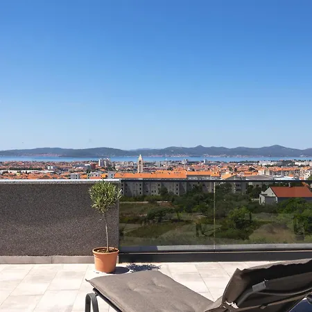 Beverly Hills, Heated Pool, Jacuzzi, 12 People Apartman