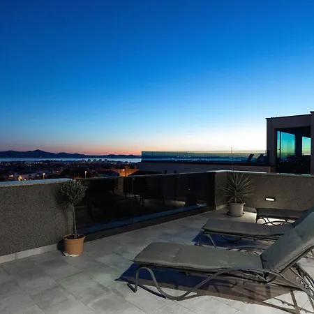 Beverly Hills, Heated Pool, Jacuzzi, 12 People * Zara