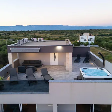 Beverly Hills, Heated Pool, Jacuzzi, 12 People Apartman