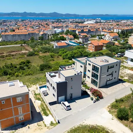 Beverly Hills, Heated Pool, Jacuzzi, 12 People Apartman Zadar