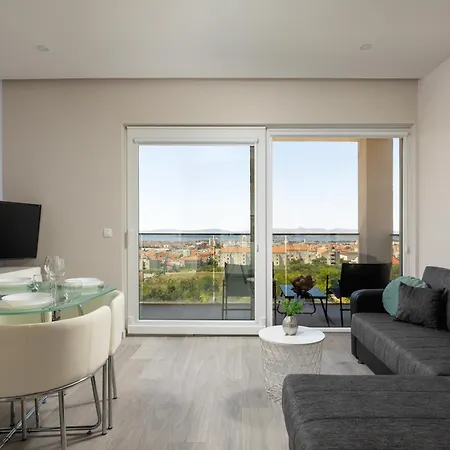 Appartamento Beverly Hills, Heated Pool, Jacuzzi, 12 People *