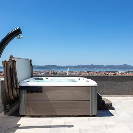Beverly Hills, Heated Pool, Jacuzzi, 12 People Appartamento Zara