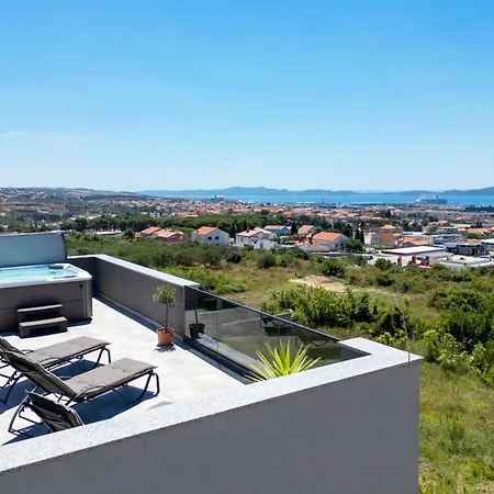 Beverly Hills, Heated Pool, Jacuzzi, 12 People Zara