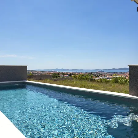 Beverly Hills, Heated Pool, Jacuzzi, 12 People * Zara