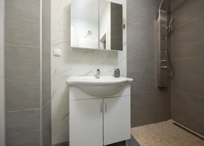 Apartman Beverly Hills, Heated Pool, Jacuzzi, 12 People *