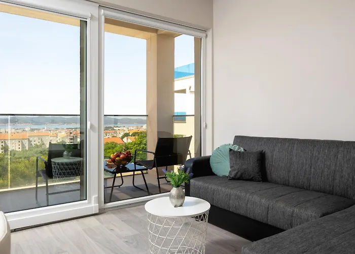 Apartman Beverly Hills, Heated Pool, Jacuzzi, 12 People