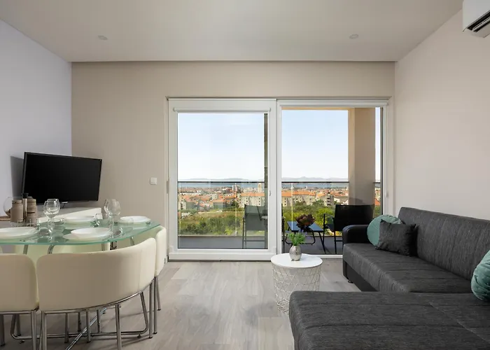 Apartman Beverly Hills, Heated Pool, Jacuzzi, 12 People *