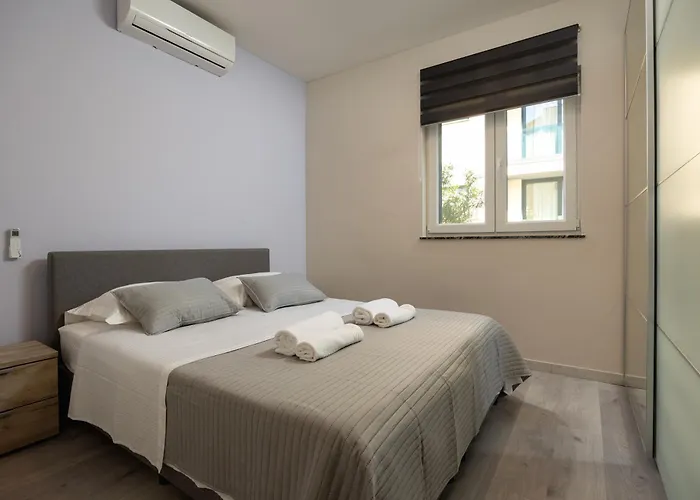 Beverly Hills, Heated Pool, Jacuzzi, 12 People Apartman