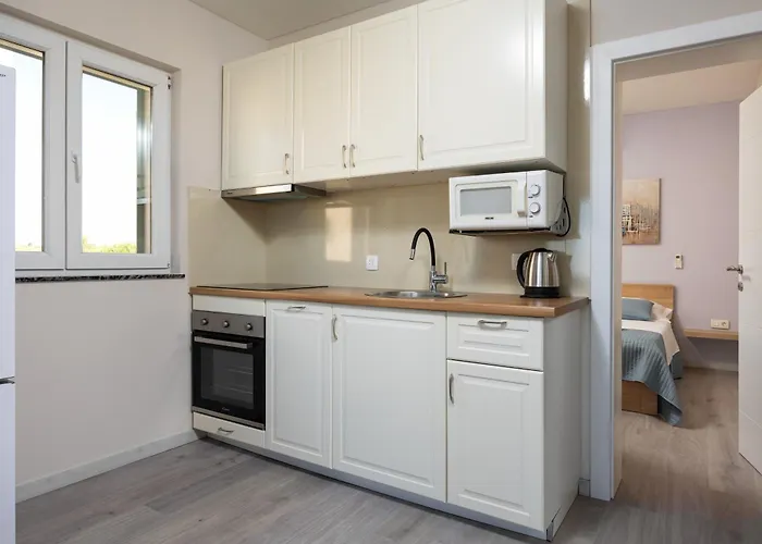 Beverly Hills, Heated Pool, Jacuzzi, 12 People Apartman