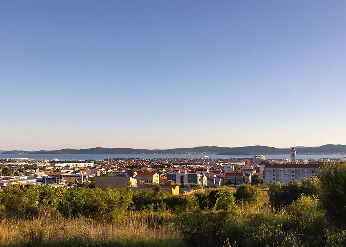 Beverly Hills, Heated Pool, Jacuzzi, 12 People Apartman *