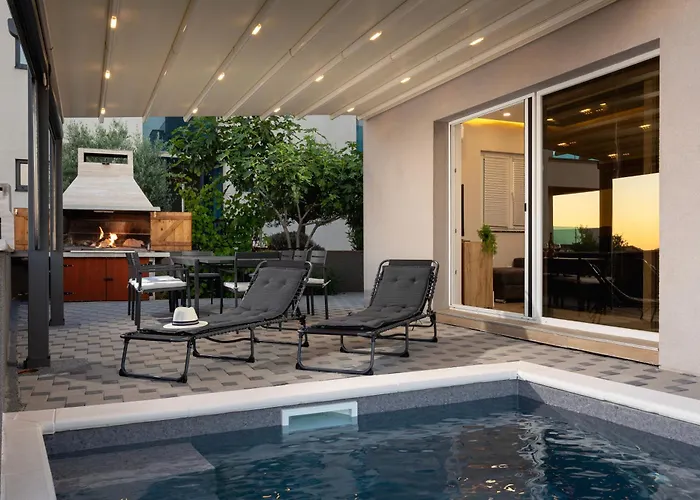 Beverly Hills, Heated Pool, Jacuzzi, 12 People Apartman Zadar