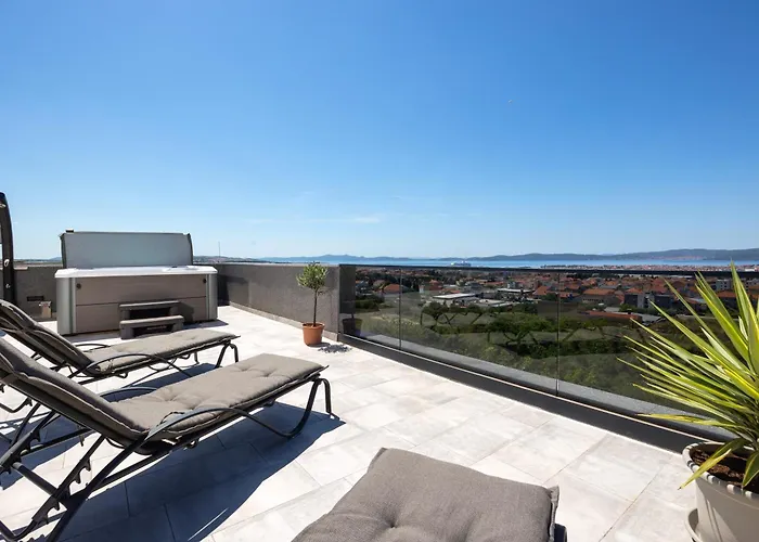 Apartman Beverly Hills, Heated Pool, Jacuzzi, 12 People