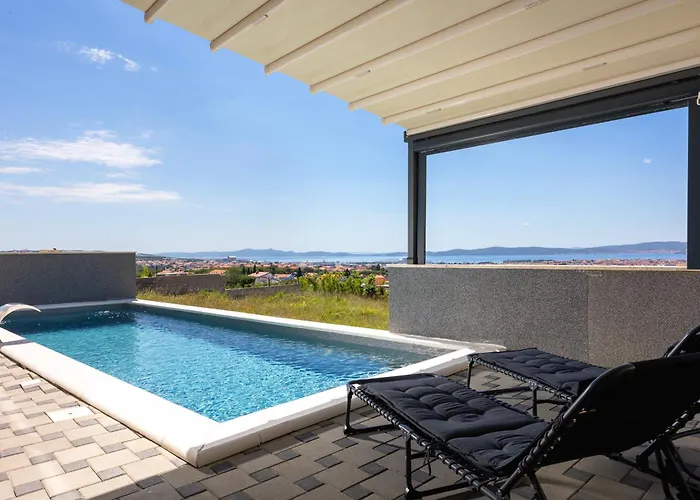 Beverly Hills, Heated Pool, Jacuzzi, 12 People