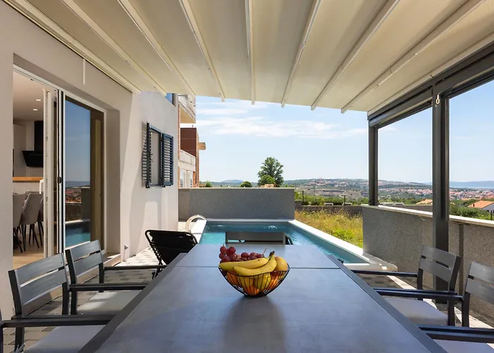 Apartman Beverly Hills, Heated Pool, Jacuzzi, 12 People