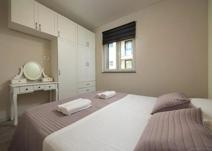 Beverly Hills, Heated Pool, Jacuzzi, 12 People Apartman *